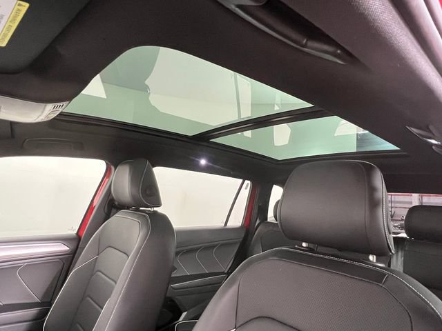 Used 2024 Volkswagen Tiguan SEL R-Line image 10