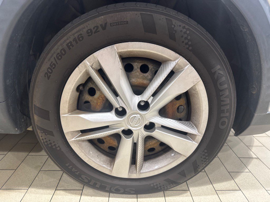 Used 2020 Nissan Kicks S FWD image 48