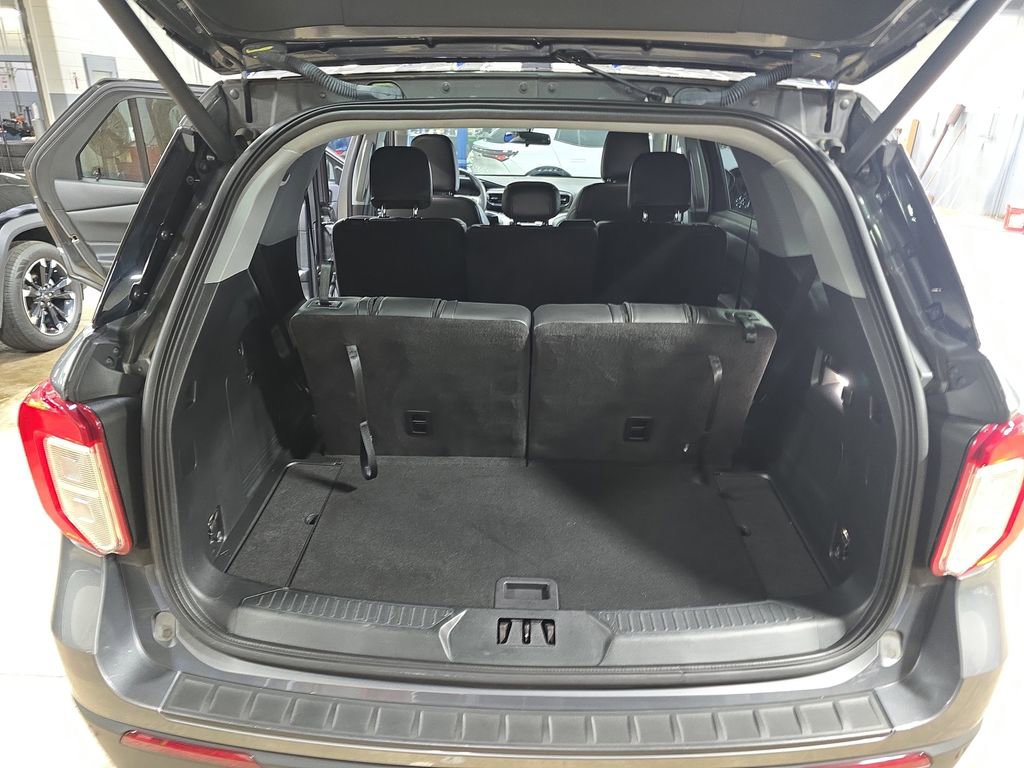 Used 2023 Ford Explorer XLT w/ Equipment Group 202A image 15