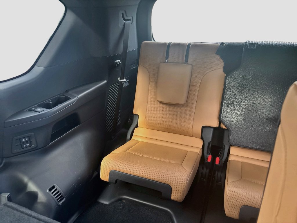 Used 2024 Lexus LX 600 4WD w/ Appearance Package image 28