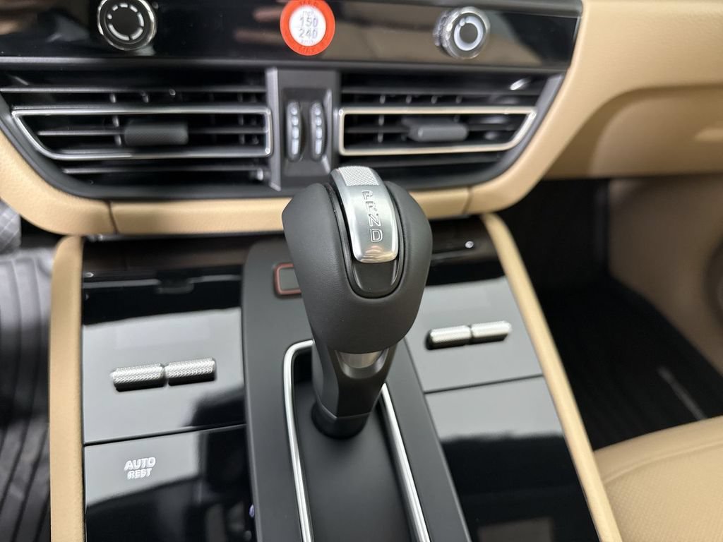 New 2026 Porsche Macan AWD/4WD image 32