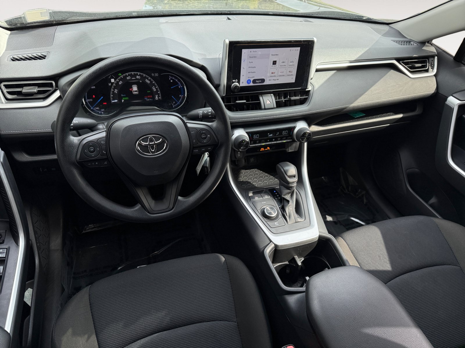 Used 2025 Toyota RAV4 LE AWD/4WD image 15