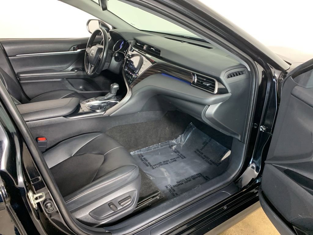 Used 2020 Toyota Camry XLE FWD image 39
