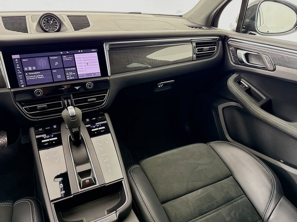 Certified 2024 Porsche Macan GTS image 27