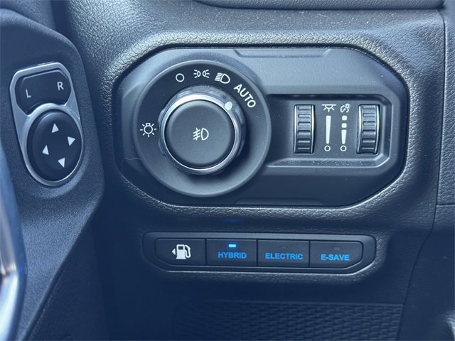 Used 2021 Jeep Wrangler Unlimited Sahara w/ Cold Weather Group image 24