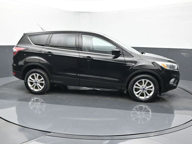 Used 2017 Ford Escape SE image 6