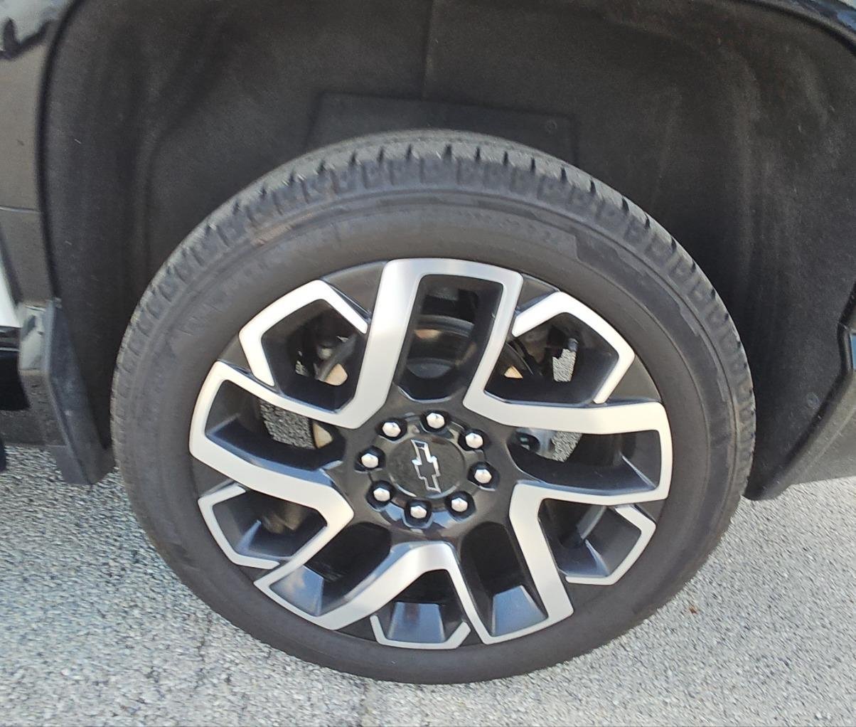 Used 2024 Chevrolet Silverado EV RST AWD/4WD image 17