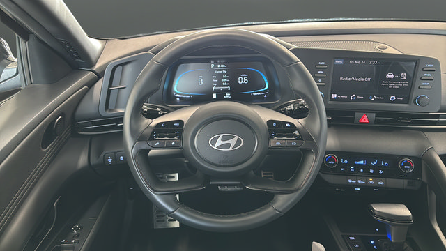 Certified 2025 Hyundai Elantra Sport FWD image 16