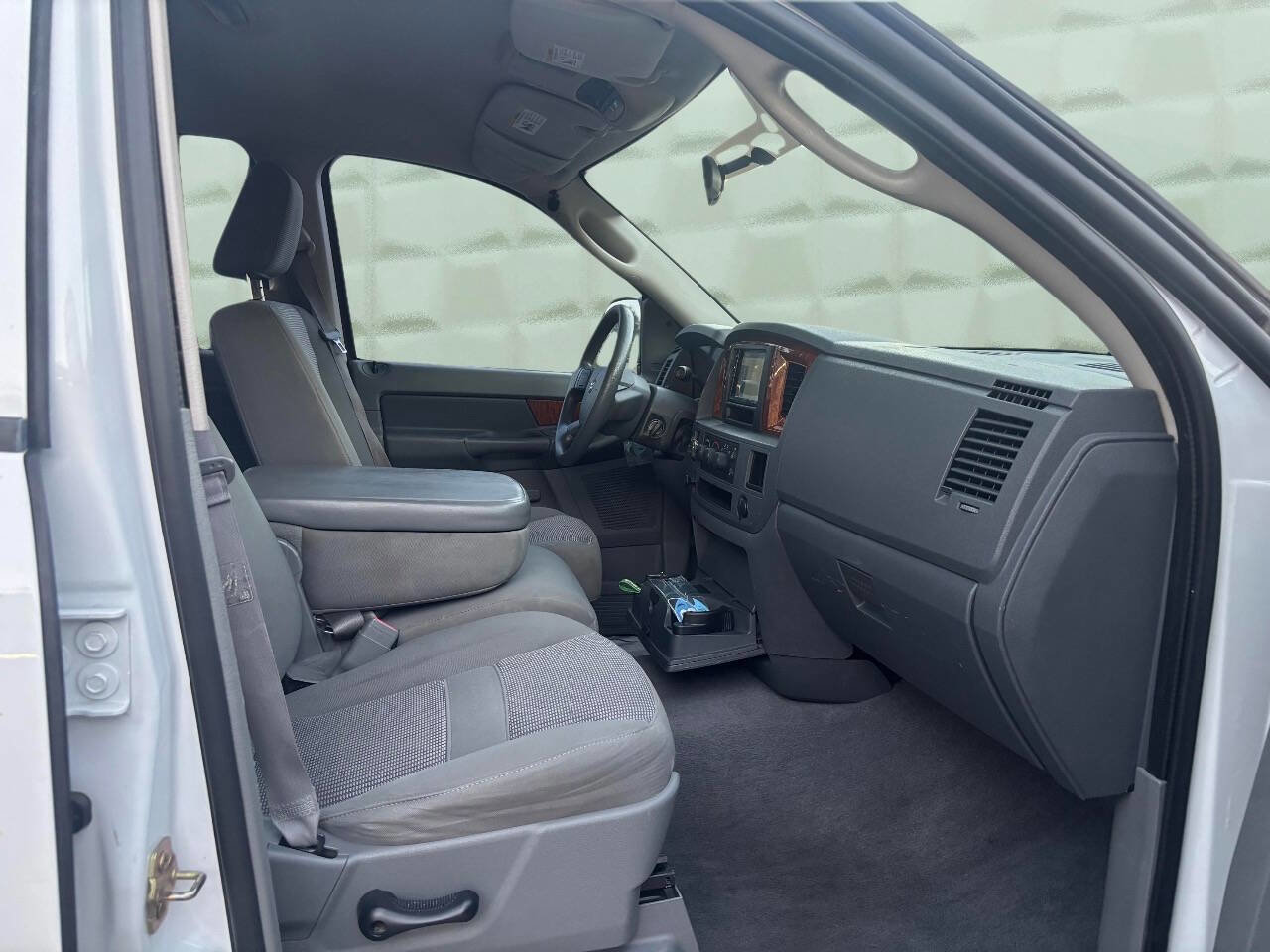 Used 2006 Dodge Ram 1500 Truck SLT image 14