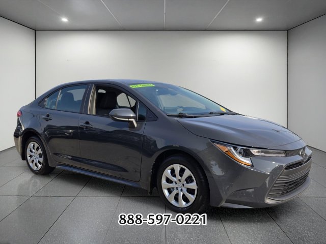 Used 2025 Toyota Corolla LE FWD image 7