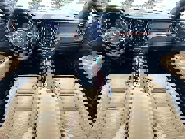 Used 2023 Volvo XC60 T8 Ultimate w/ Climate Package image 22