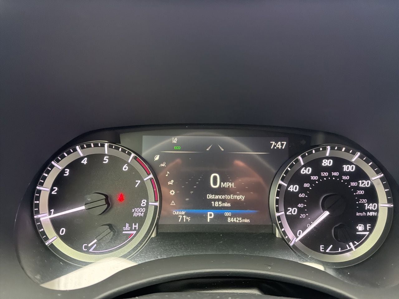 Used 2024 Toyota Highlander LE FWD image 12