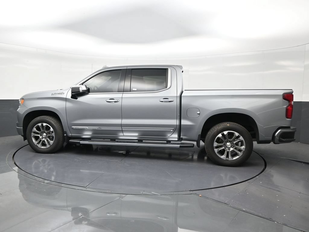 Used 2024 Chevrolet Silverado 1500 High Country RWD image 2