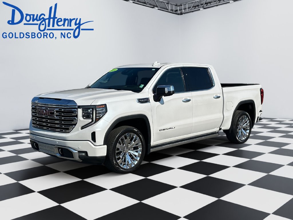 Used 2023 GMC Sierra 1500 Denali w/ Denali Reserve Package AWD/4WD image 1