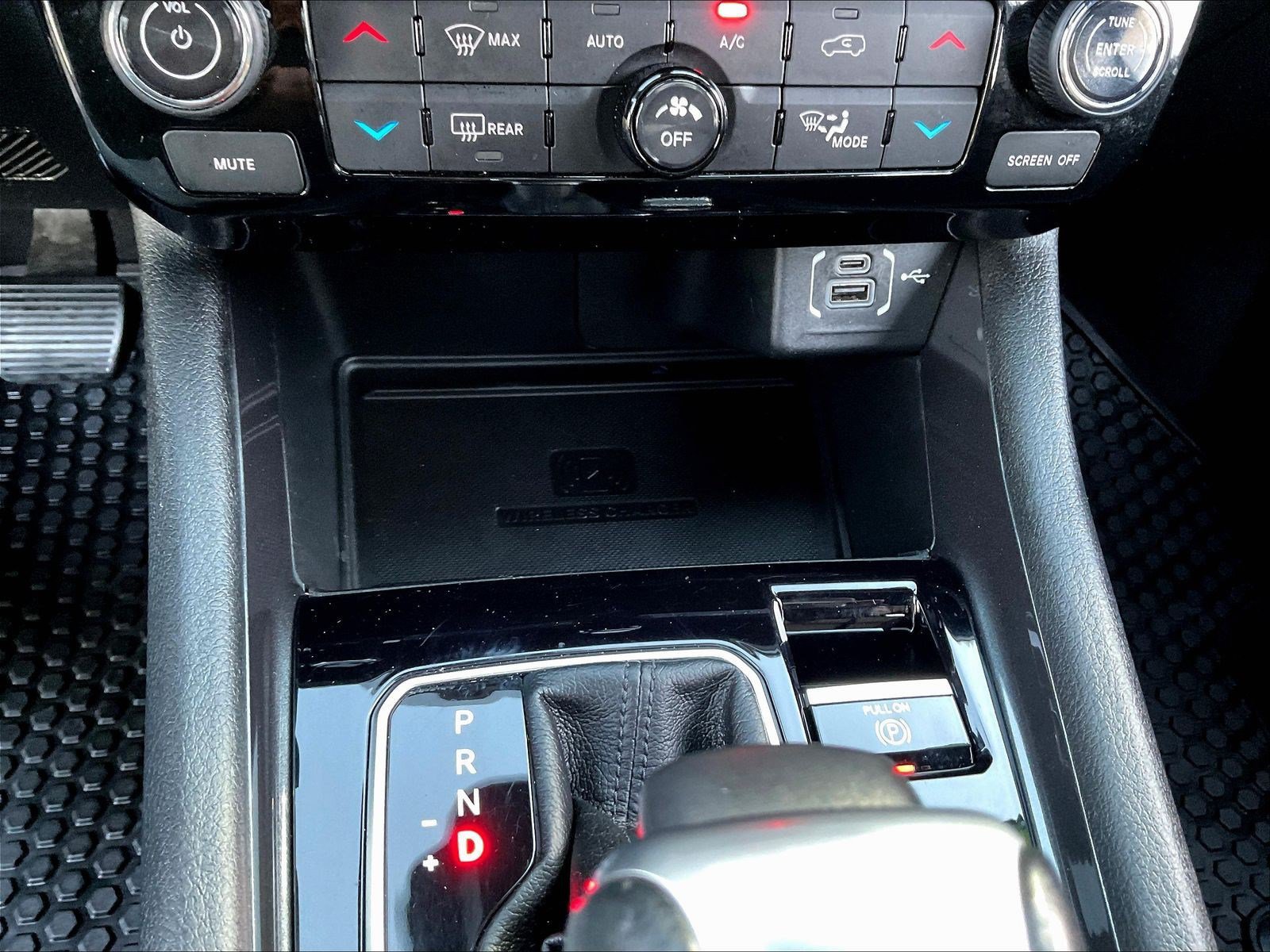 Used 2023 Jeep Compass Latitude w/ Sun and Sound Group AWD/4WD image 15