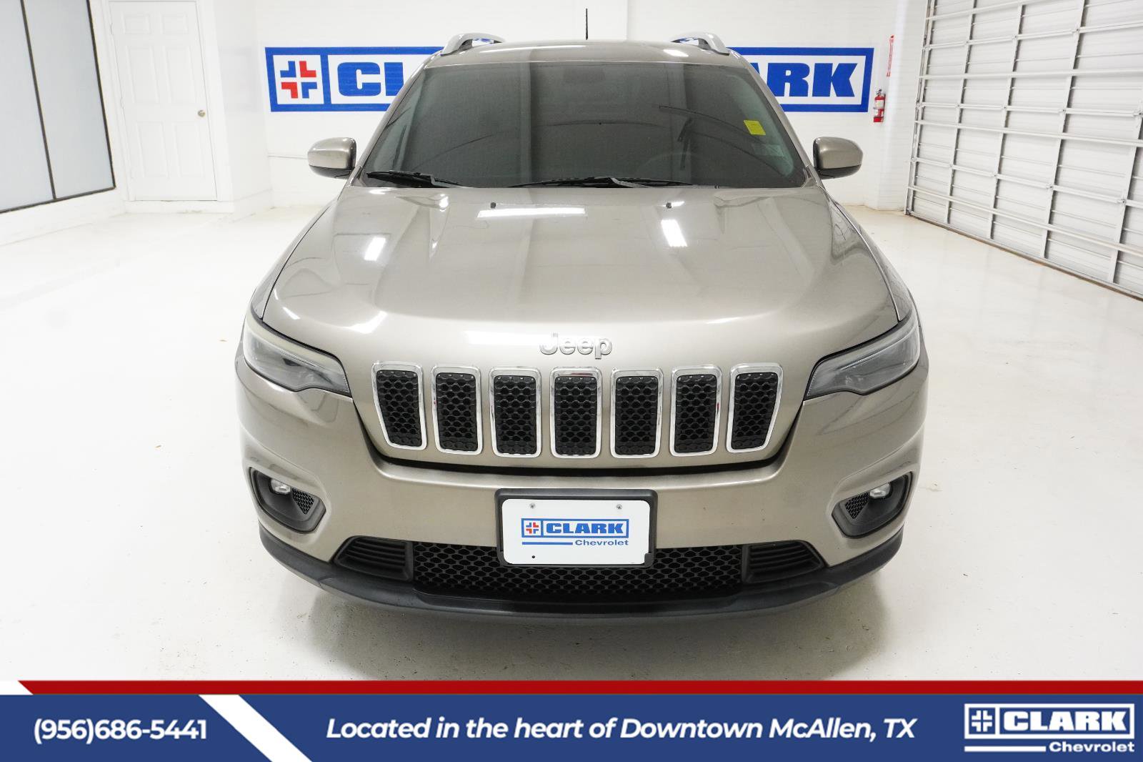 Used 2019 Jeep Cherokee Latitude w/ Popular Appearance Group image 2