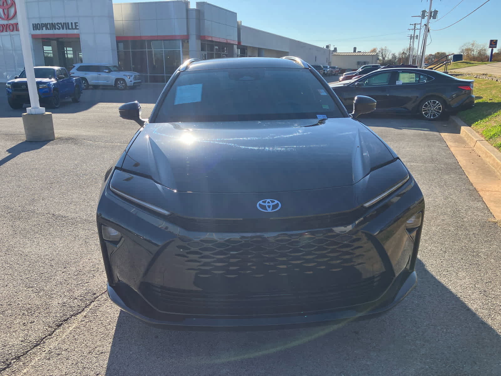 Used 2025 Toyota Crown Signia Limited image 2