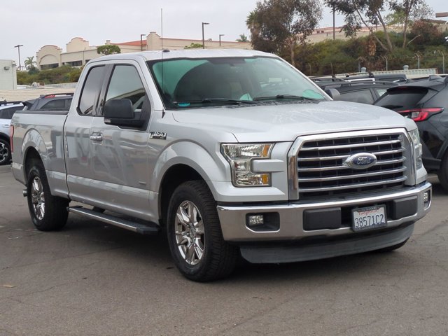 Used 2015 Ford F150 XLT w/ Equipment Group 302A Luxury image 3