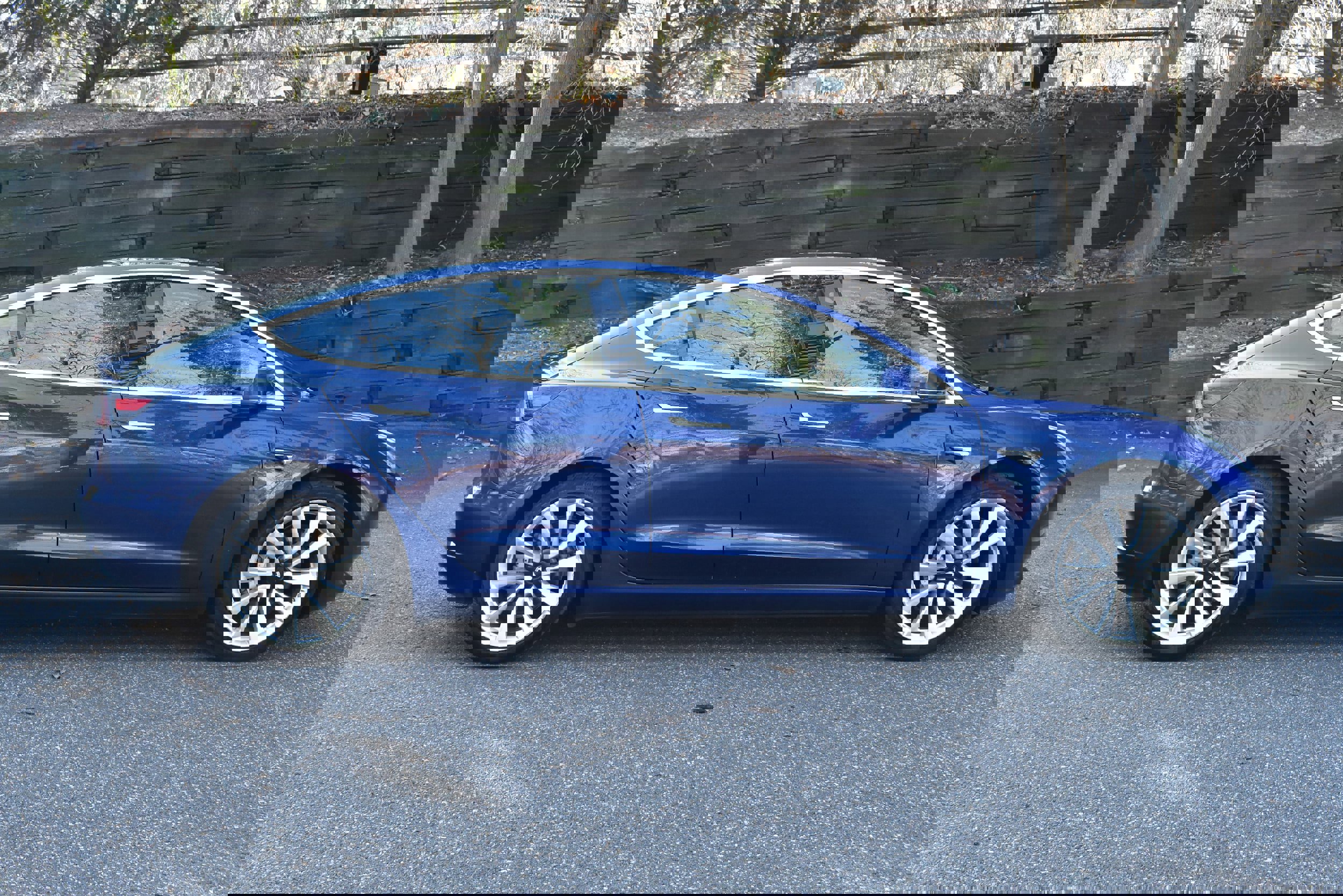 Used 2018 Tesla Model 3 Long Range image 9