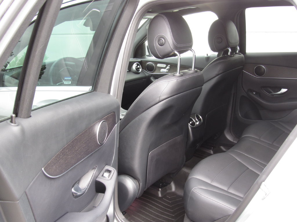 Used 2020 Mercedes-Benz GLC 300 4MATIC image 8