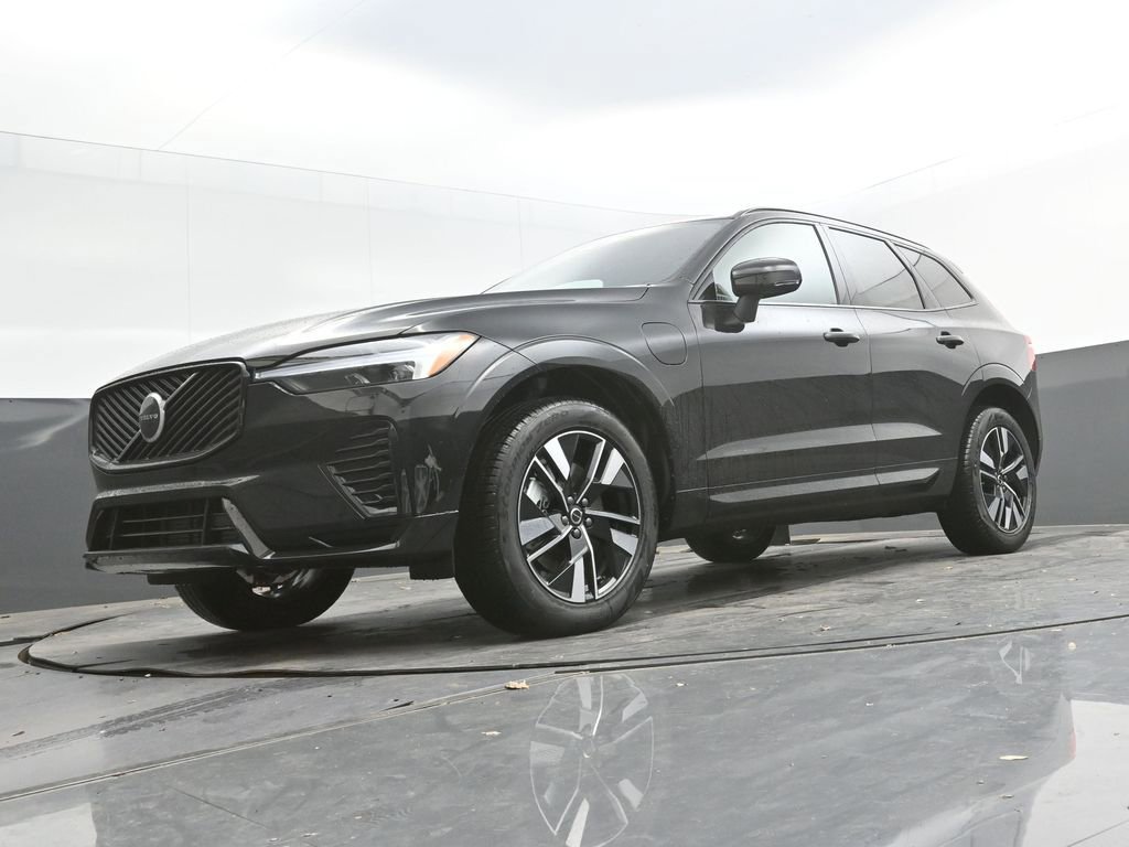 New 2026 Volvo XC60 T8 Core w/ Climate Package image 30