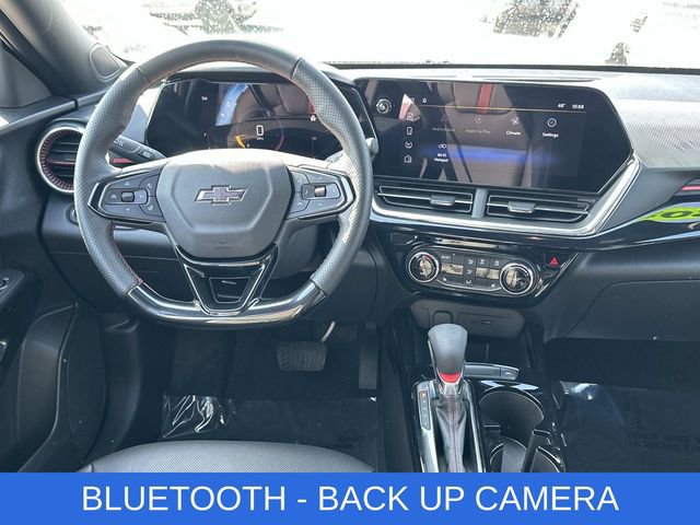 Used 2025 Chevrolet Trax RS image 2