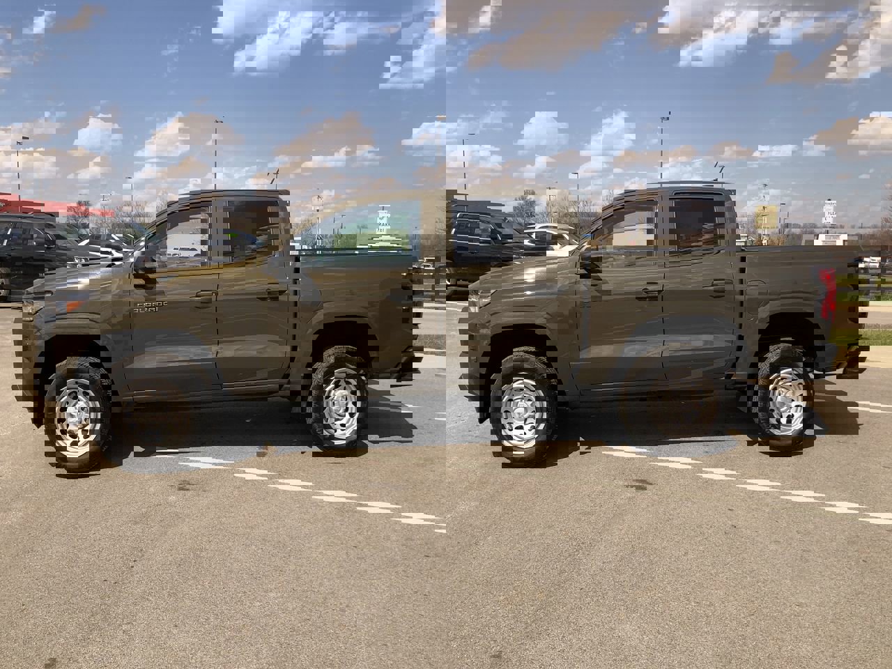 Used 2024 Chevrolet Colorado W/T image 3