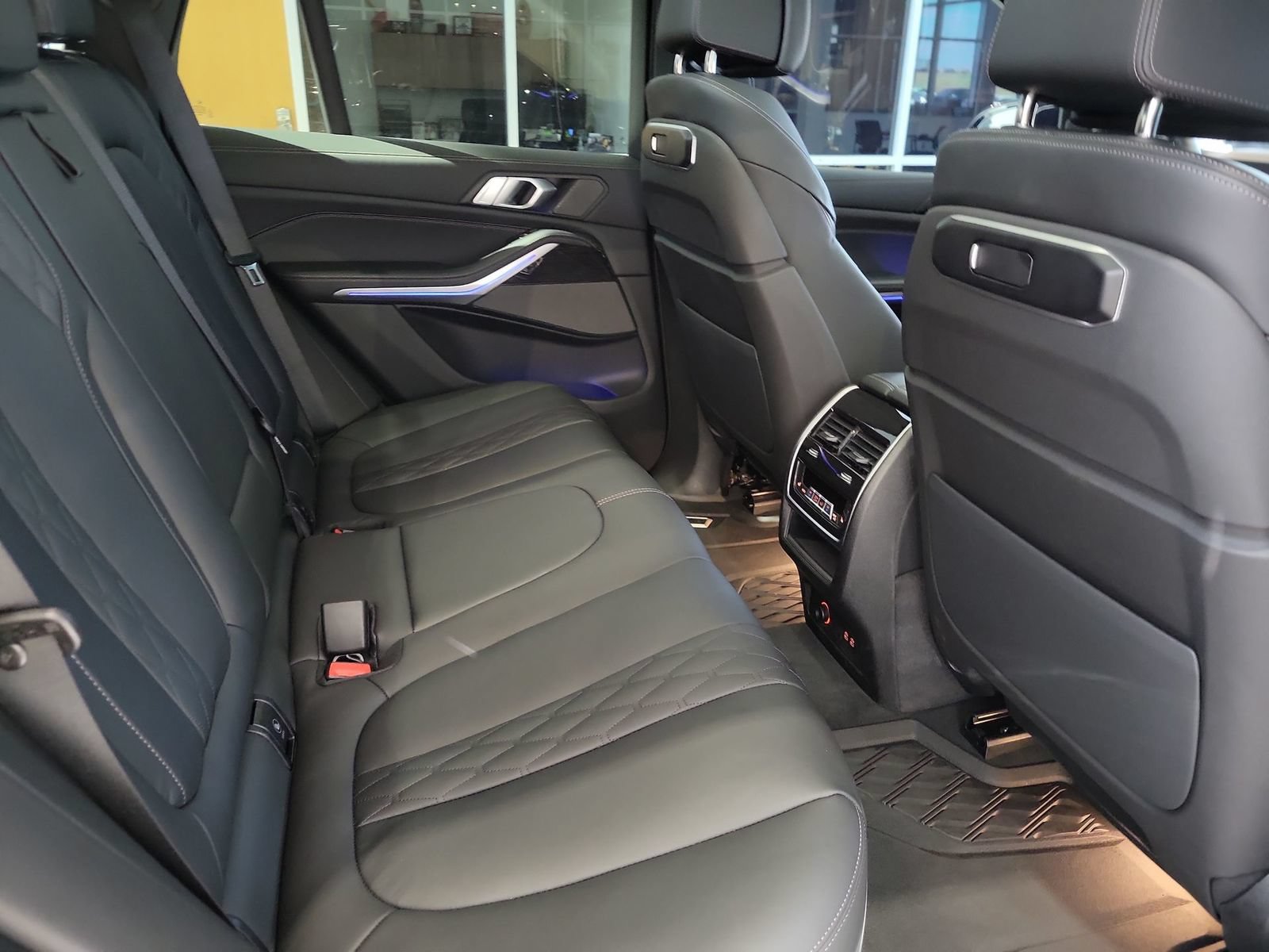 Used 2025 BMW X5 M60i w/ Climate Comfort Package AWD/4WD image 28