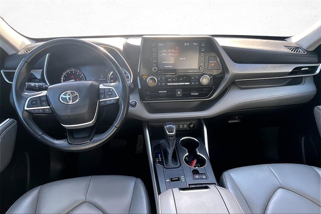 Certified 2022 Toyota Highlander XLE image 8