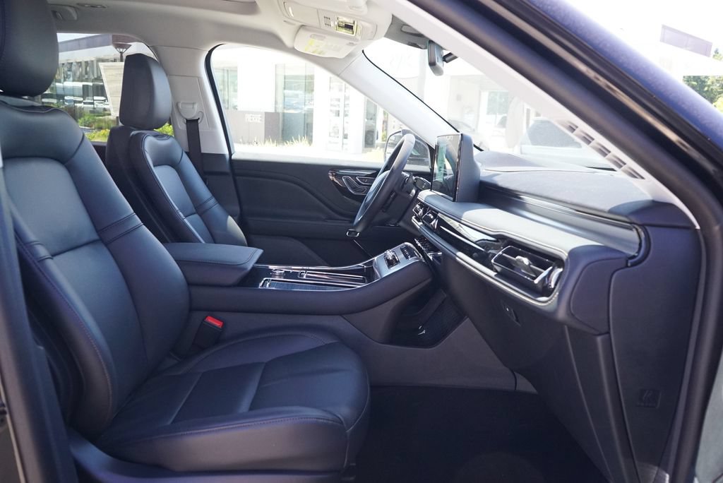 New 2026 Lincoln Aviator AWD image 9