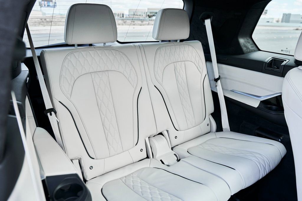 Used 2024 BMW ALPINA XB7 image 49