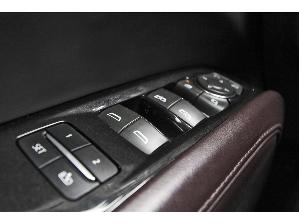 Used 2022 Cadillac Escalade Premium Luxury Platinum w/ Heavy-Duty Trailer Package image 21