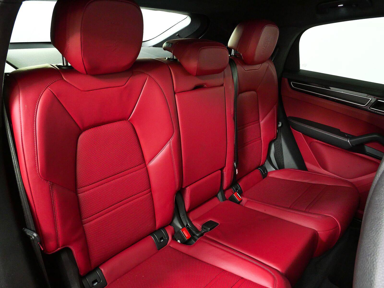 Used 2023 Porsche Cayenne GTS AWD/4WD image 21