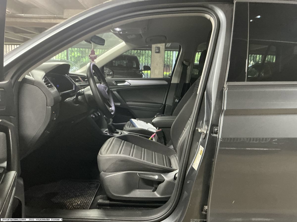 Used 2022 Volkswagen Tiguan S FWD image 8