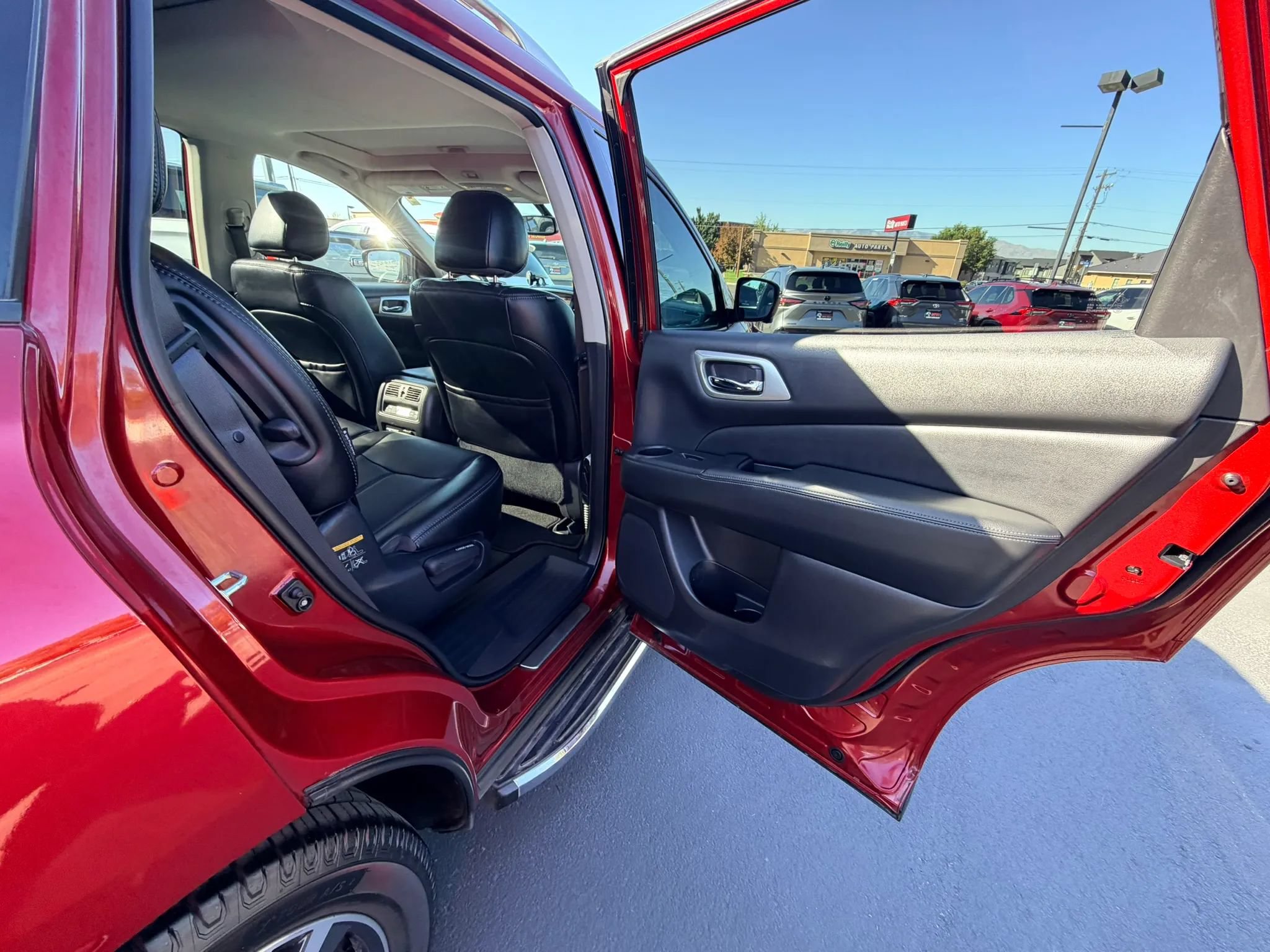 Used 2020 Nissan Pathfinder Platinum w/ Cargo Package AWD/4WD image 21
