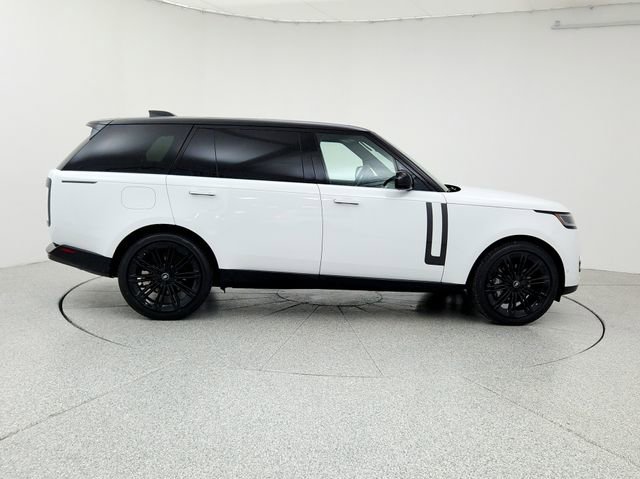 New 2025 Land Rover Range Rover Long Wheelbase SE image 4