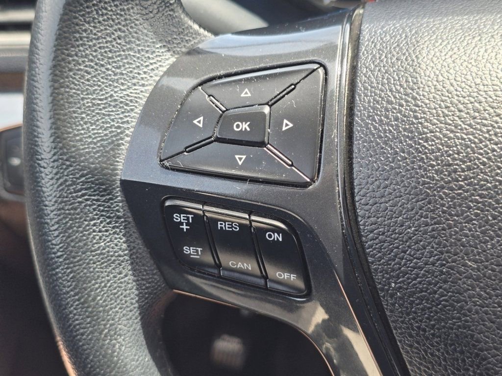 Used 2018 Ford Explorer XLT AWD/4WD image 31