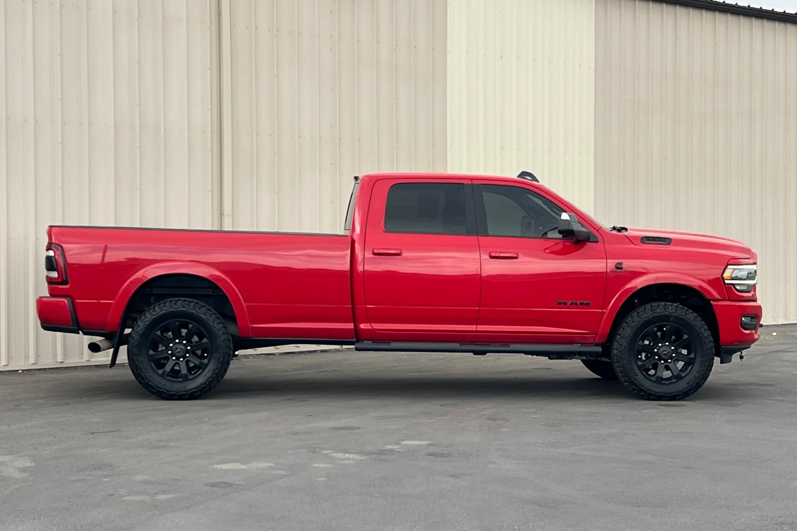 Used 2020 RAM 3500 Laramie w/ Night Edition AWD/4WD image 3