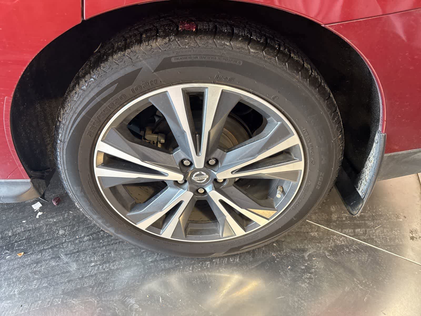 Used 2018 Nissan Pathfinder Platinum FWD image 10