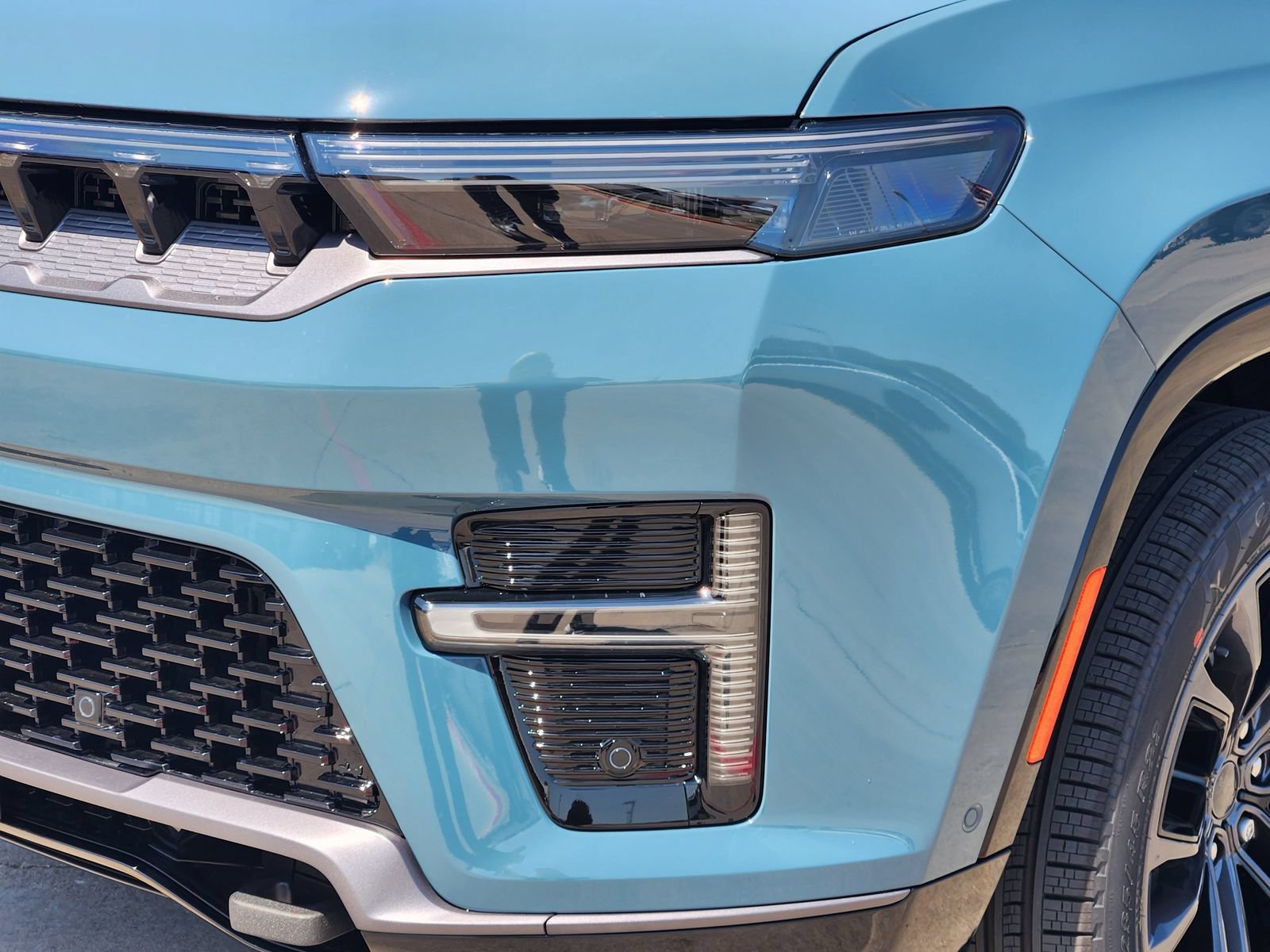 New 2026 Jeep Grand Wagoneer L Summit AWD/4WD image 9