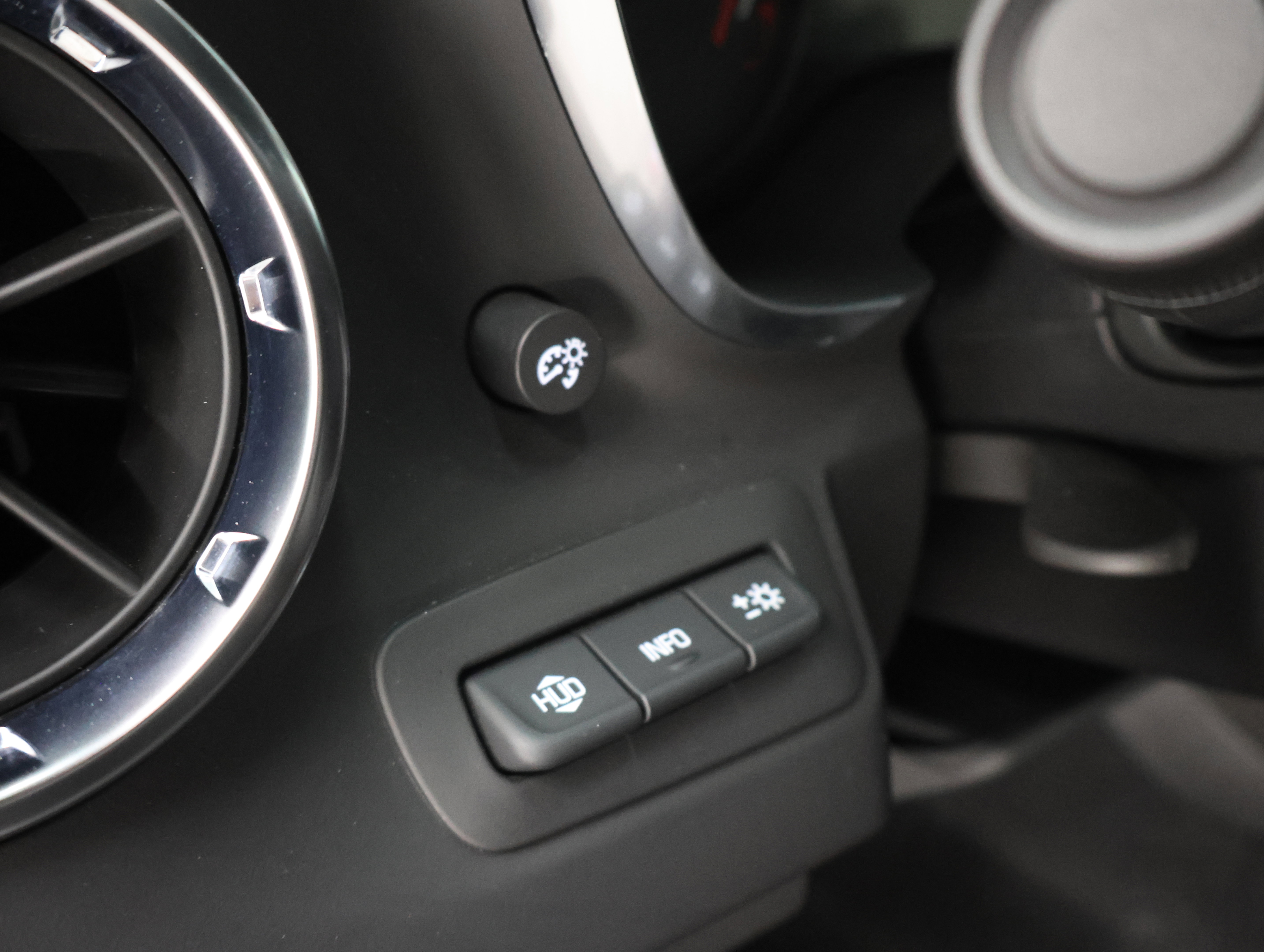 Used 2021 Chevrolet Camaro ZL1 RWD image 38