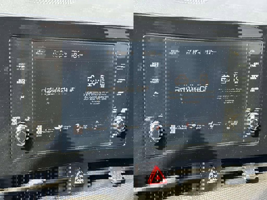 Certified 2025 Kia Sportage LX image 18