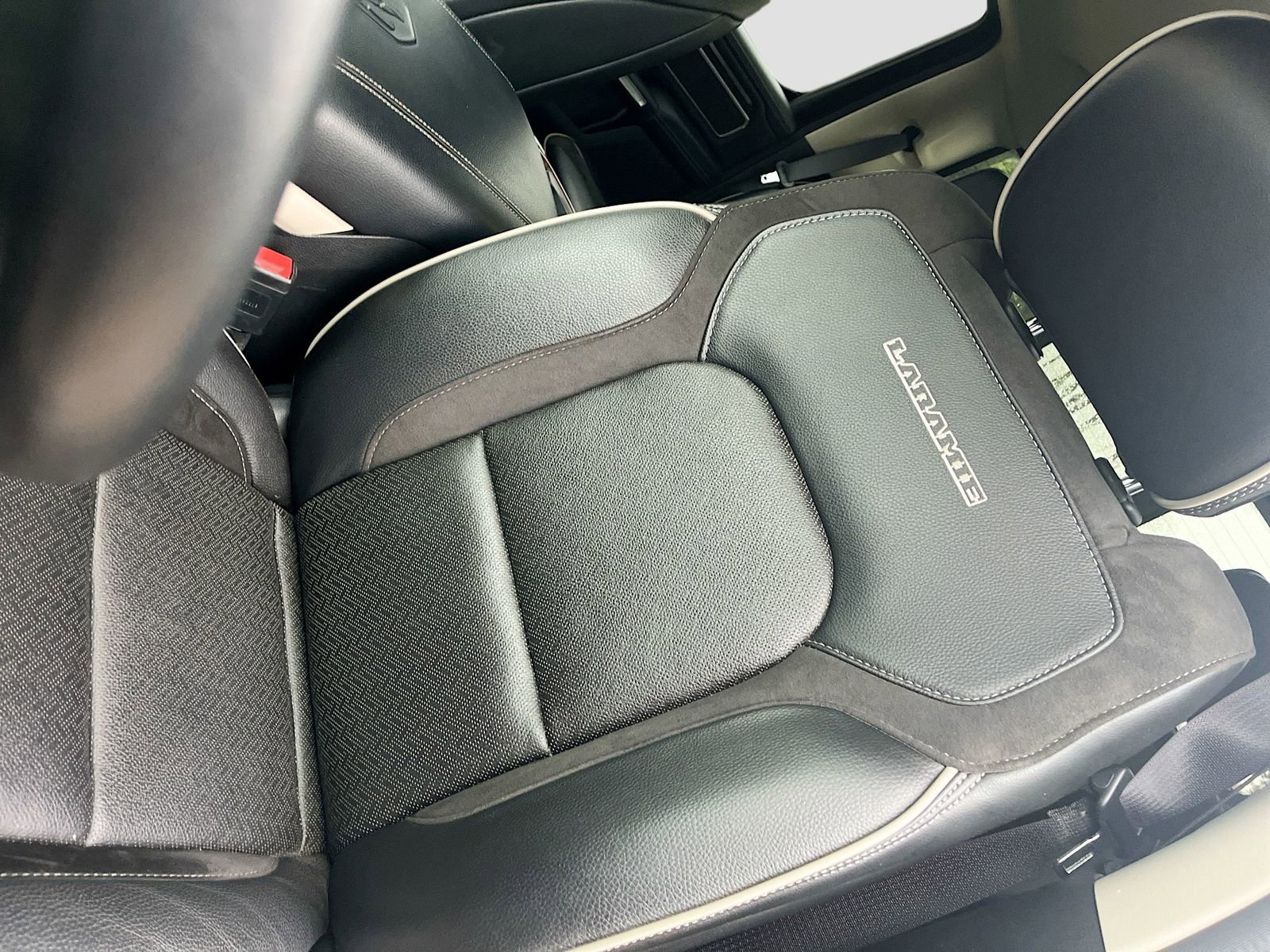 Used 2022 RAM 1500 Laramie image 19