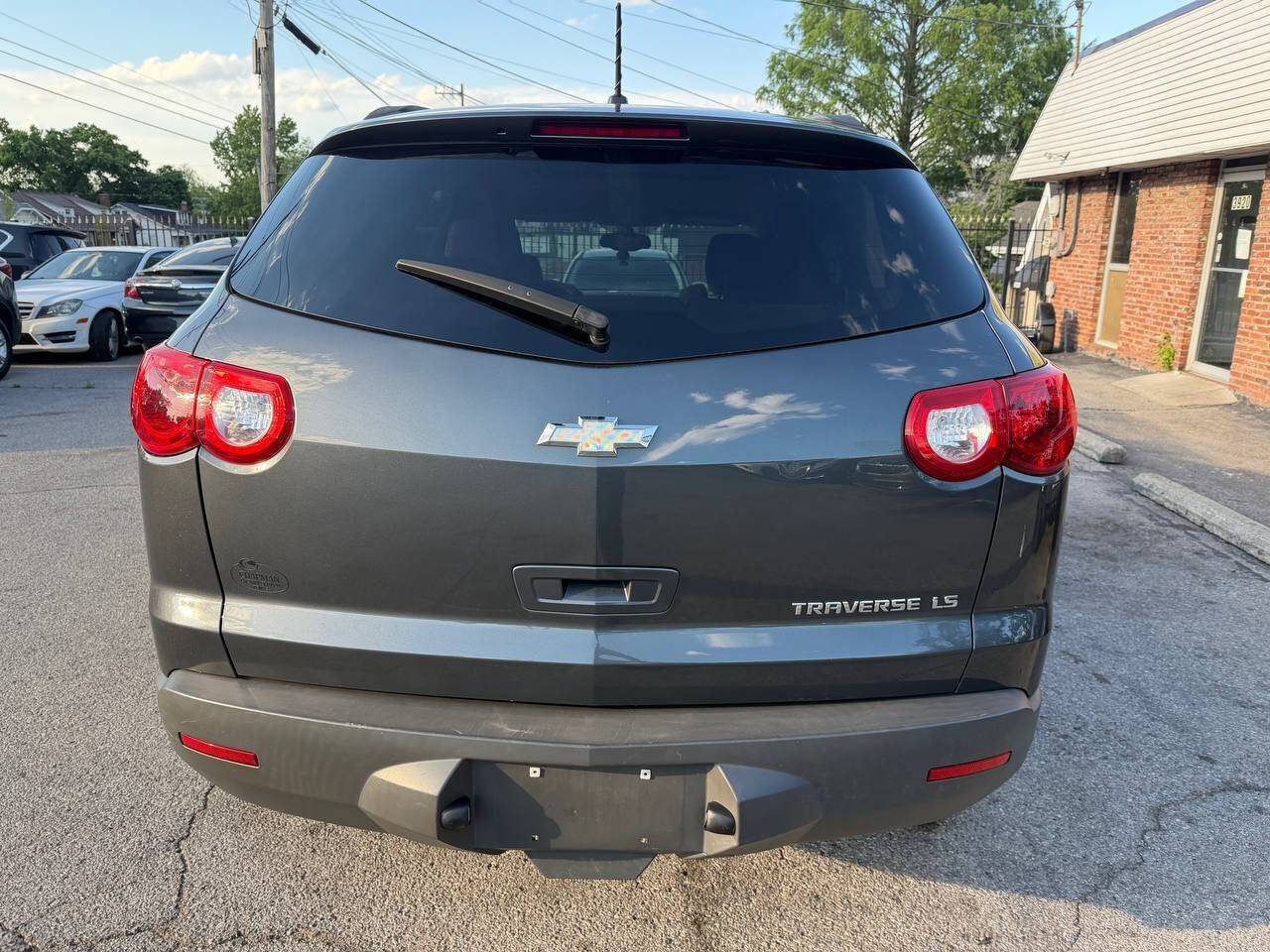Used 2011 Chevrolet Traverse LS FWD image 9