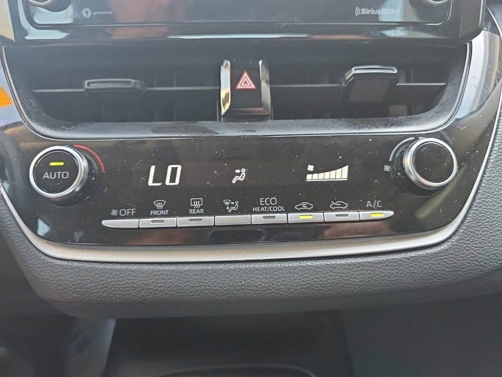 Used 2022 Toyota Corolla LE image 25