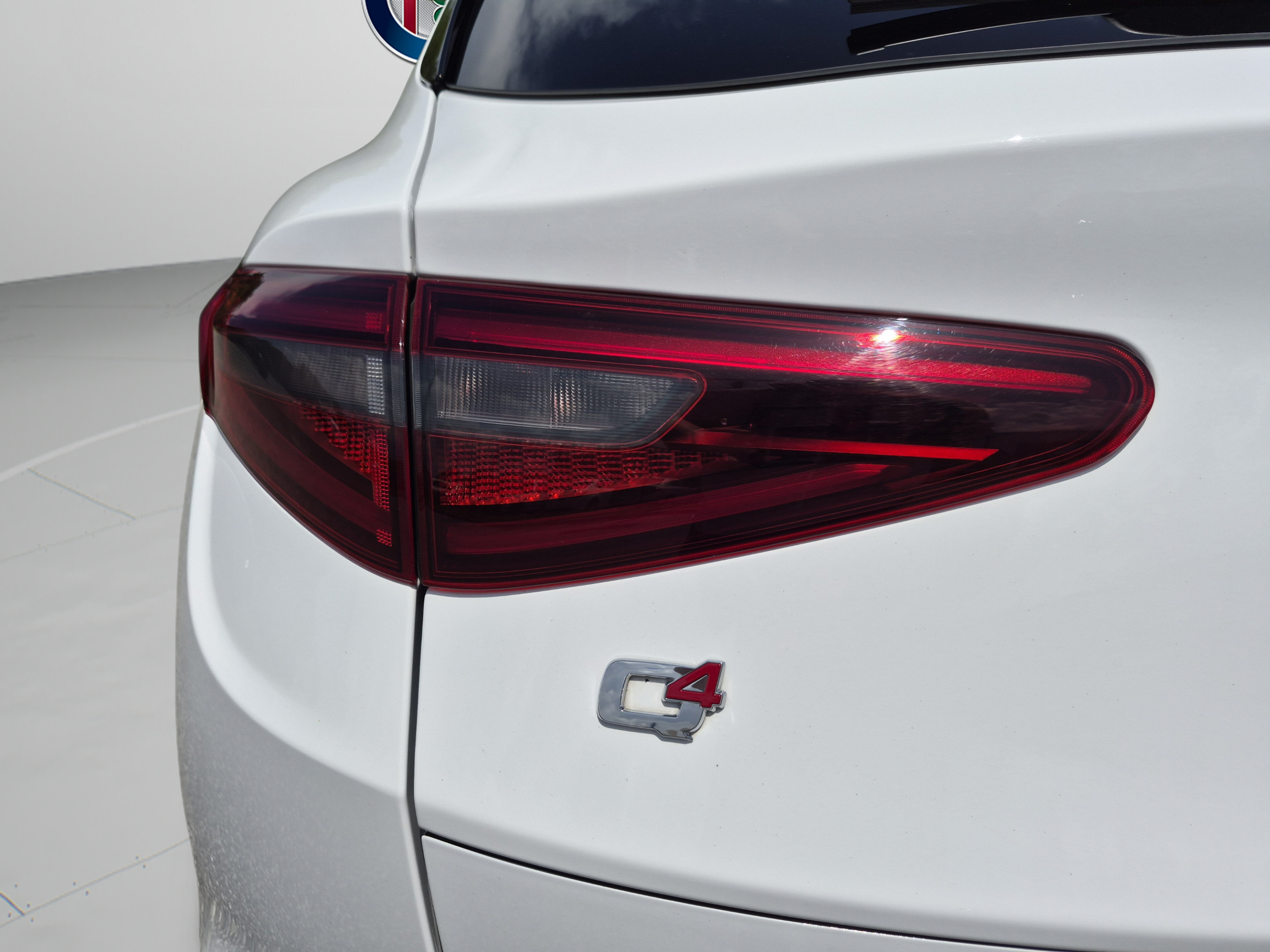 Used 2023 Alfa Romeo Stelvio Veloce AWD/4WD image 66