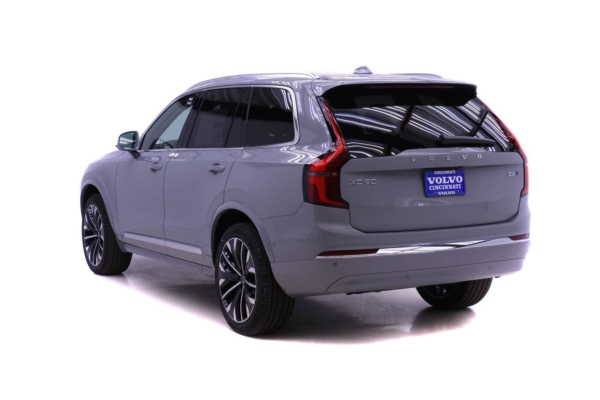 New 2026 Volvo XC90 B6 Ultra w/ Protection Package image 5