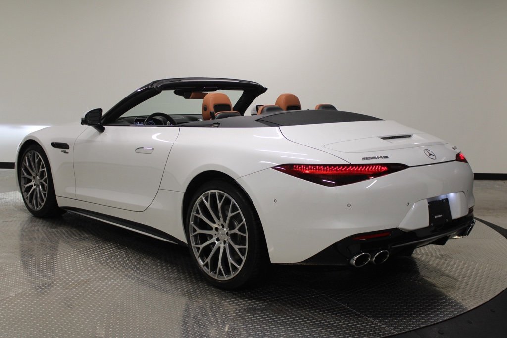 Used 2024 Mercedes-Benz SL 43 AMG image 3