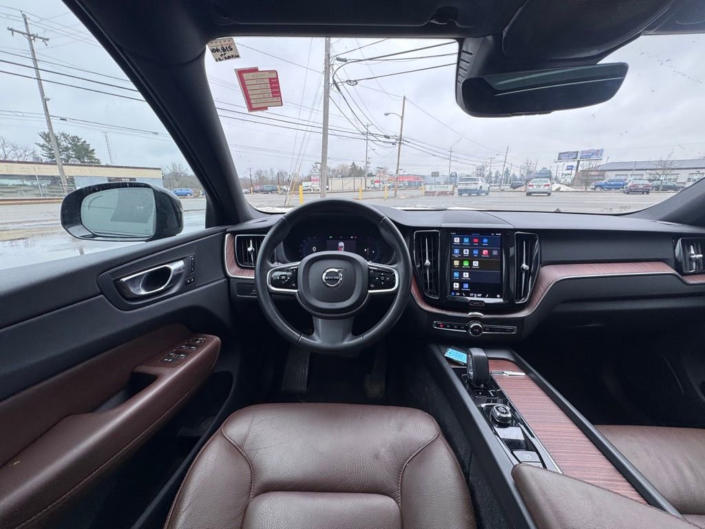 Used 2023 Volvo XC60 B5 Plus AWD/4WD image 23