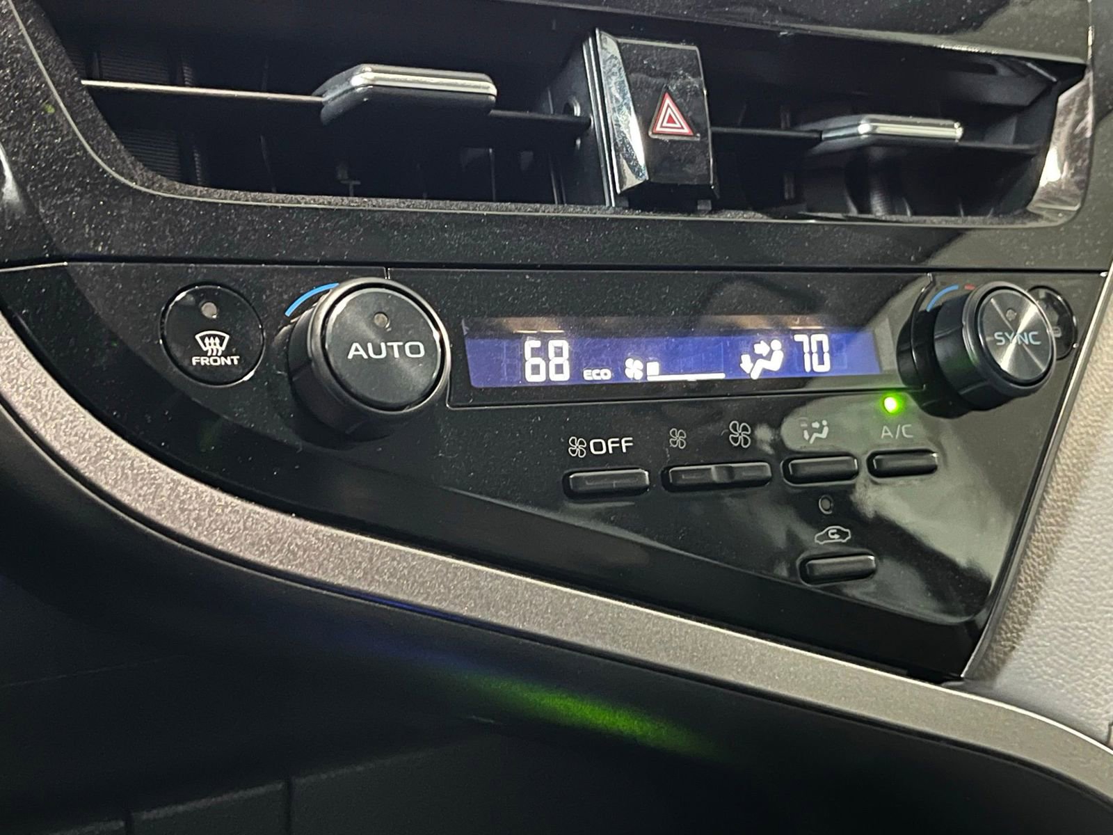Used 2023 Toyota Camry XLE AWD/4WD image 23